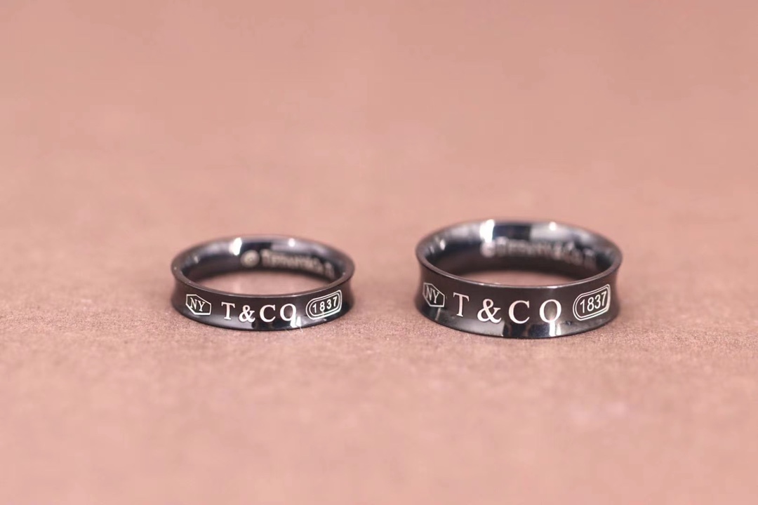 Tiffany & Co. Tiffany&Co. 1837钛金情侣戒指