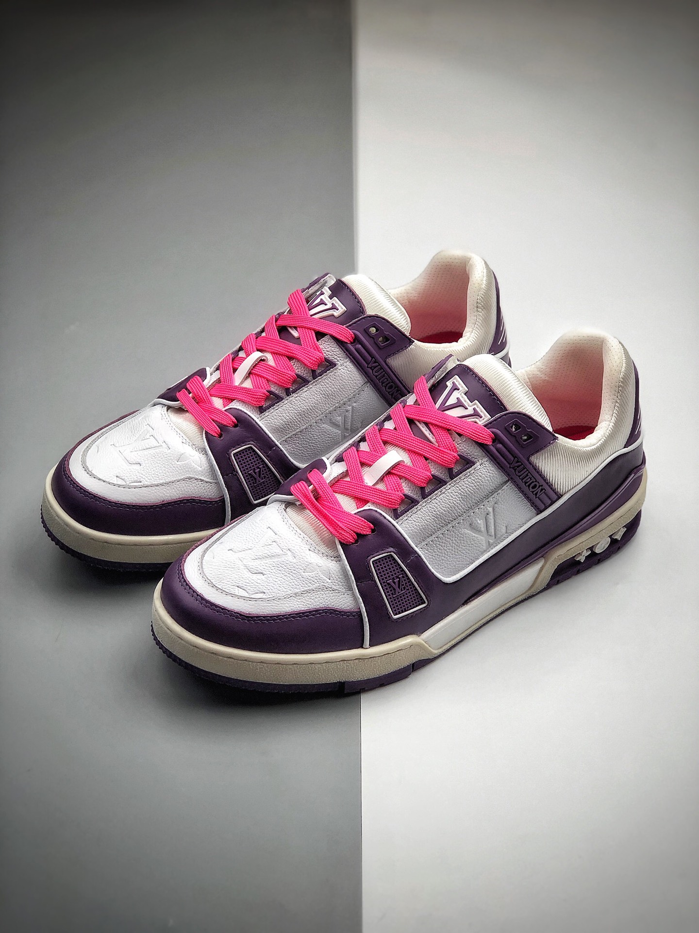 560 内置芯片 原单1:1 复刻原版8层组合鞋底  《LOUIS VUITTON》2020夏日新品男士TRAINER运动鞋