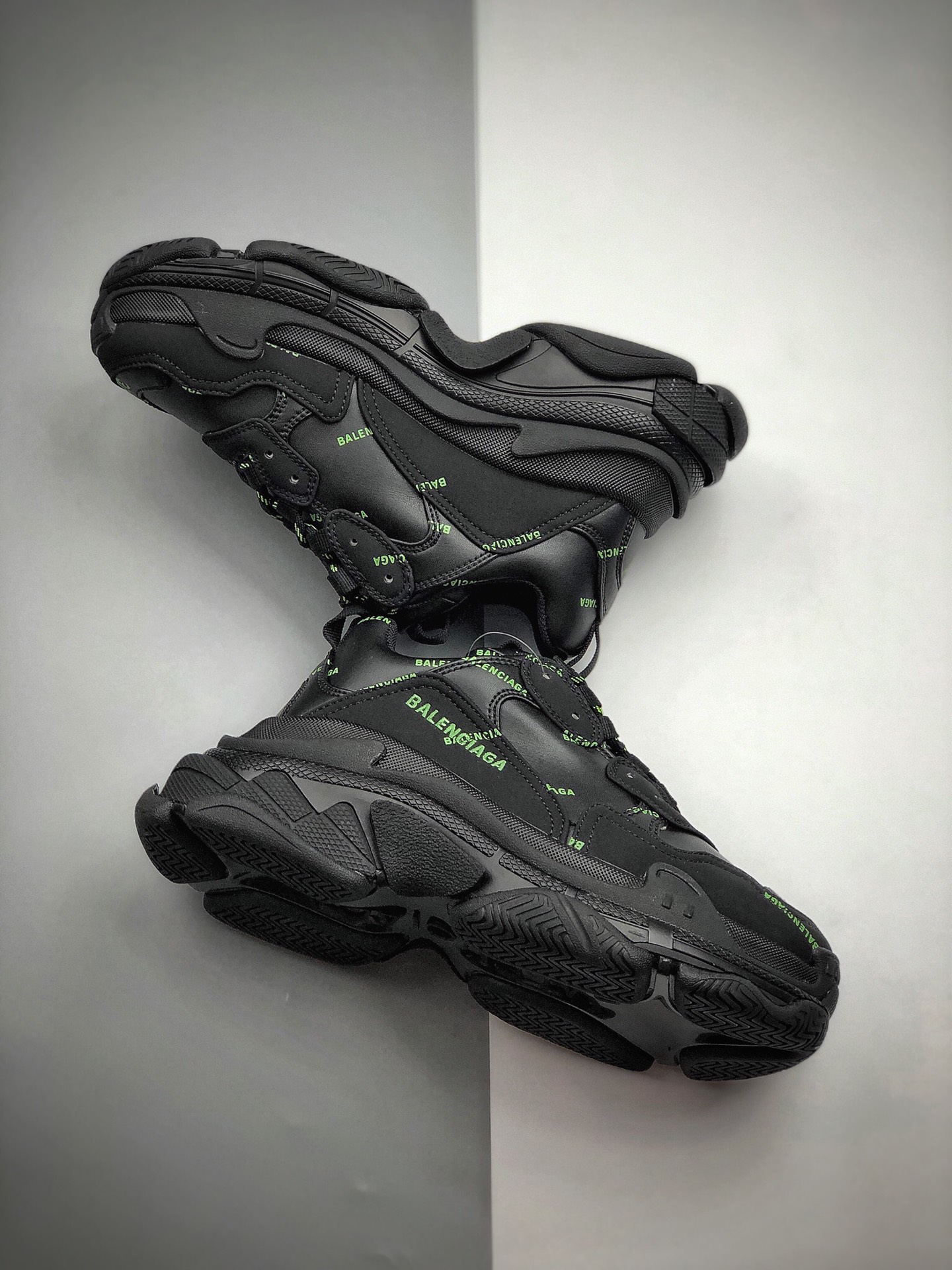 380 Balenciaga Triple S 巴黎世家 19官方发售气垫版本官方纯原版本