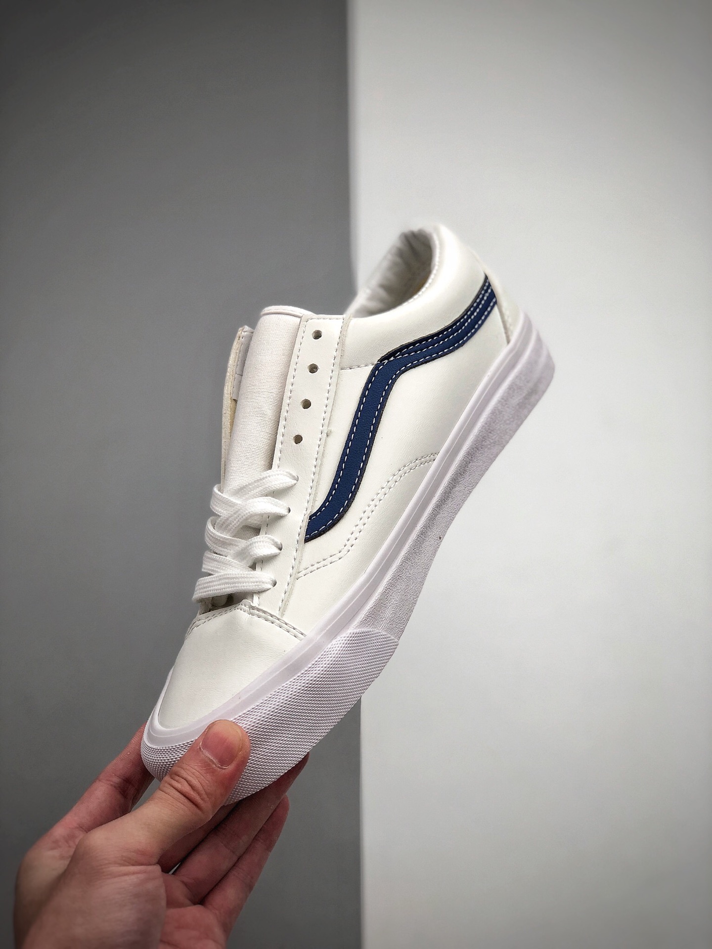 150   Vans Vault 型号：LY05