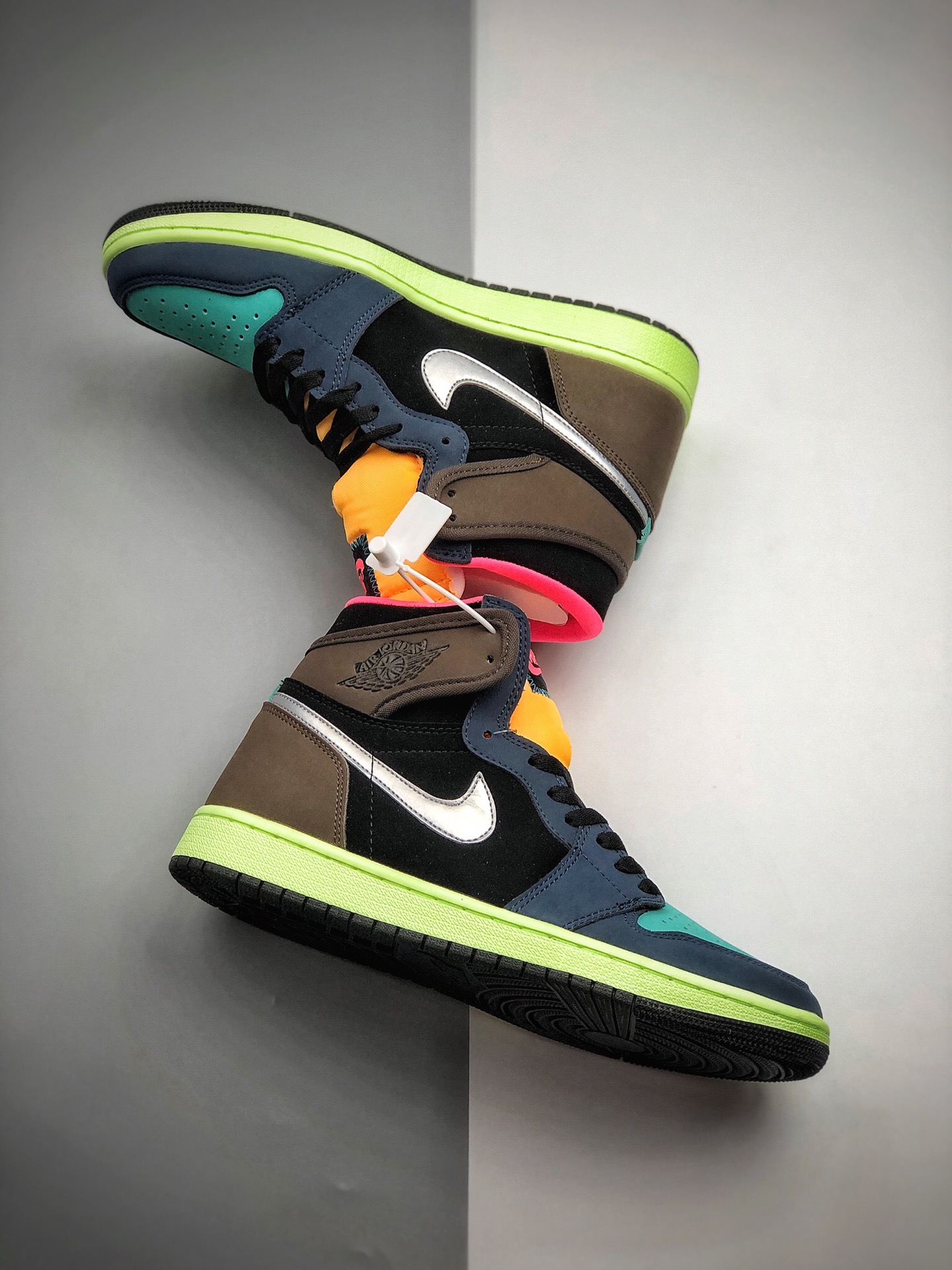 270 Nike Wmns Jordan 1 High OG “Bio Hack” 限定配色新品首发555088-201