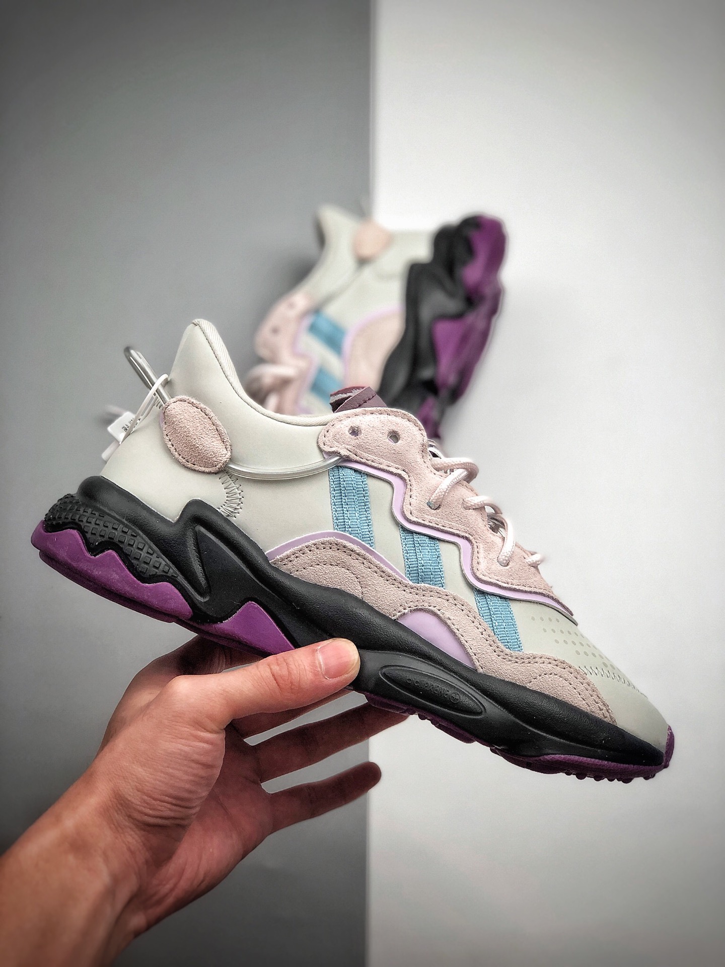 140  阿迪老爹鞋网纱3M反光鞋面 ADIDAS Ozweego adiprene 货号：EF4050