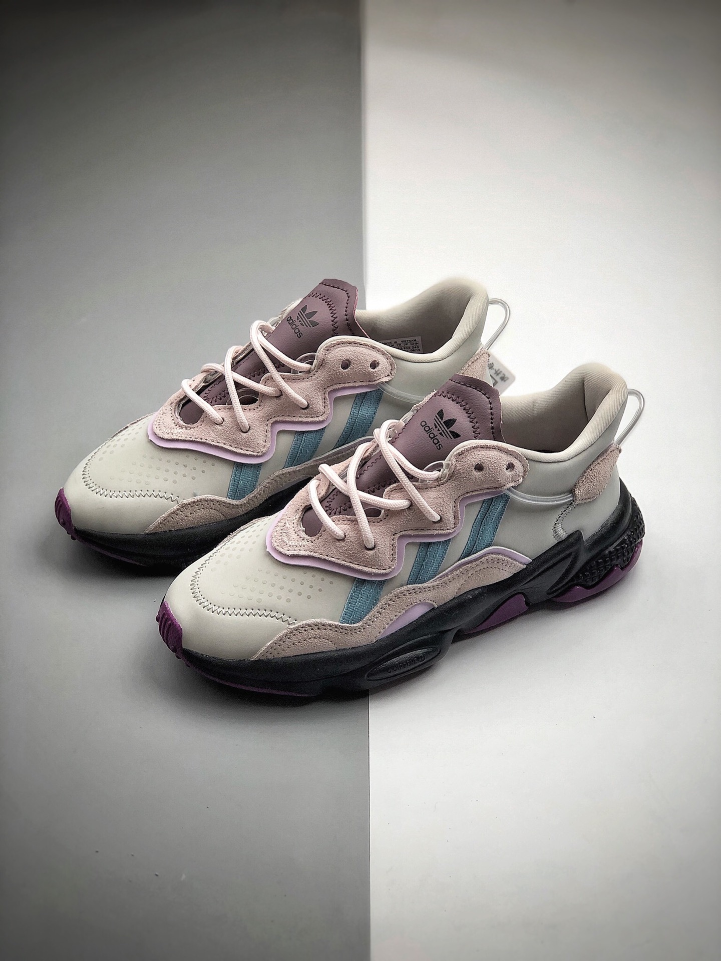 140  阿迪老爹鞋网纱3M反光鞋面 ADIDAS Ozweego adiprene 货号：EF4050