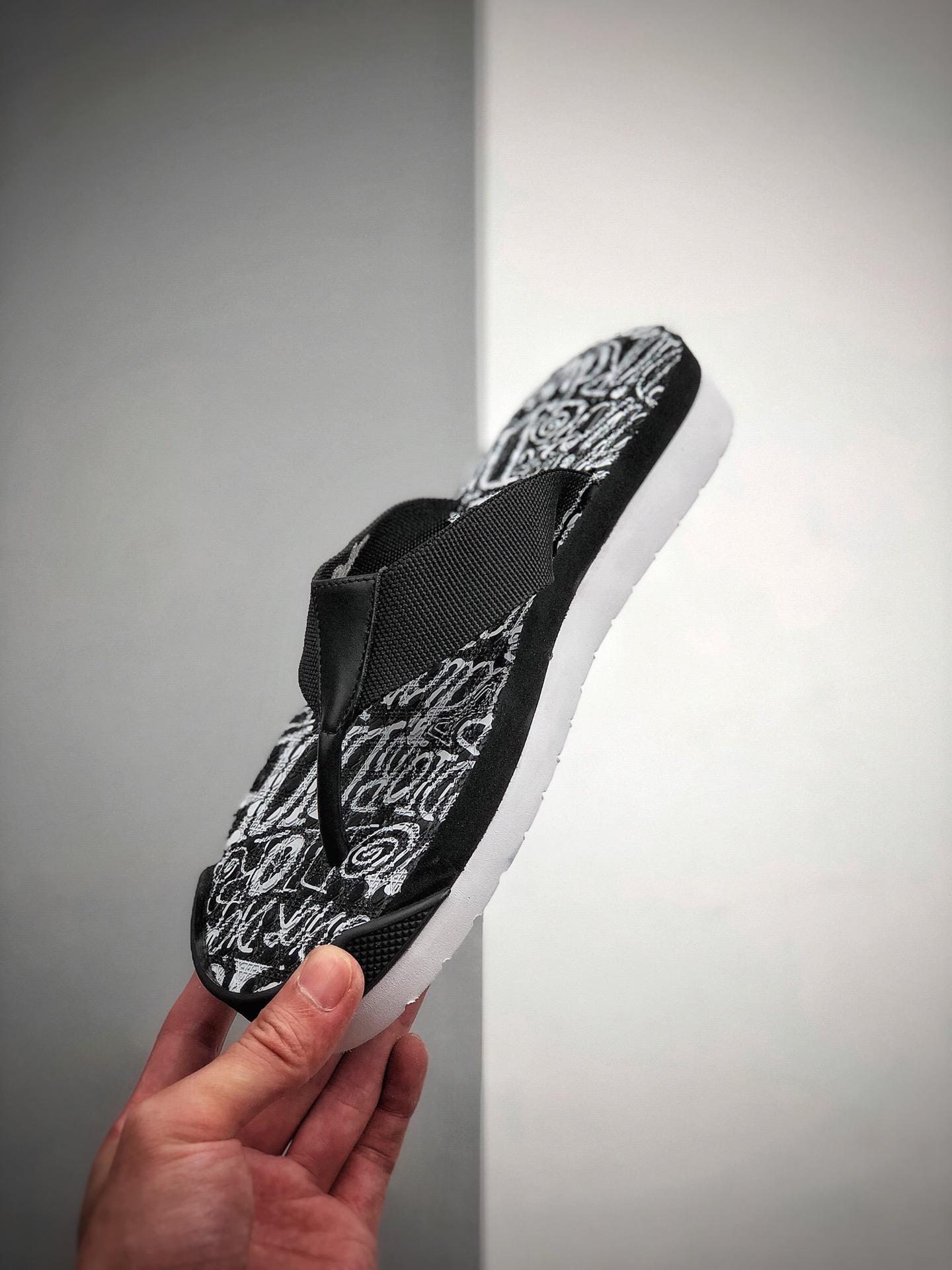 230 原产全套礼盒配件 2020ss春夏新品，高奢品牌Dior迪奥Flip-Flops Logo Shower Sandals”Oblique”阿尔法系列山系运动休闲尼龙人字拖鞋“水蓝涂鸦印花底” 人字拖将