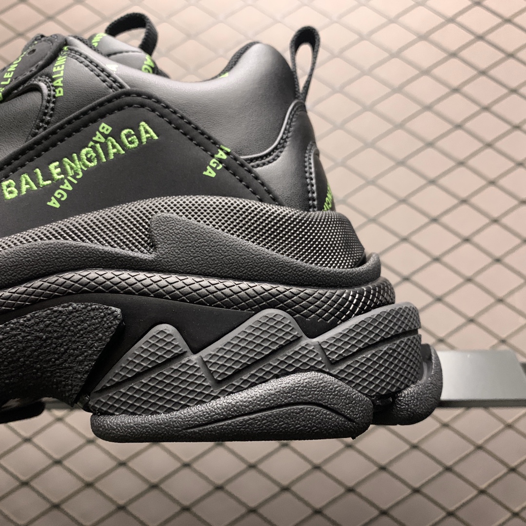 380 Balenciaga 巴黎世家 Triple S 复古老爹鞋 官方原配套鞋盒