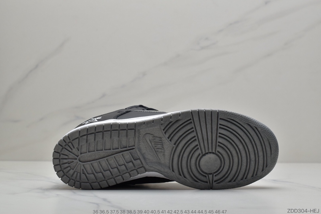 230 公司级 Supreme x Nike SB Dunk Low 货号：CK3480 600”Metallic Silver” 白红配色滑板鞋