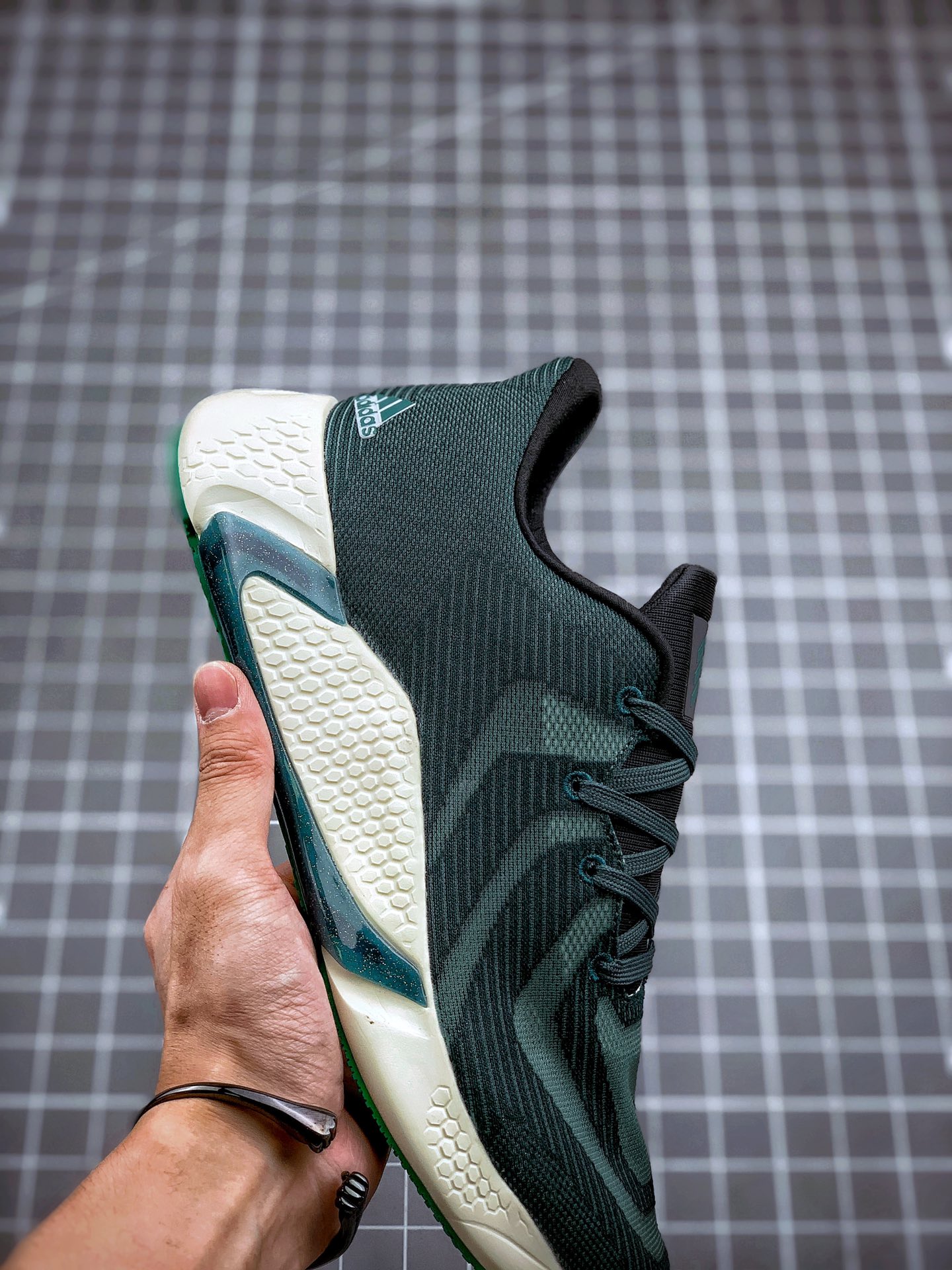 170  Adidas AlphaBounce Beyond m 阿尔法10代 冰丝面休闲跑步鞋