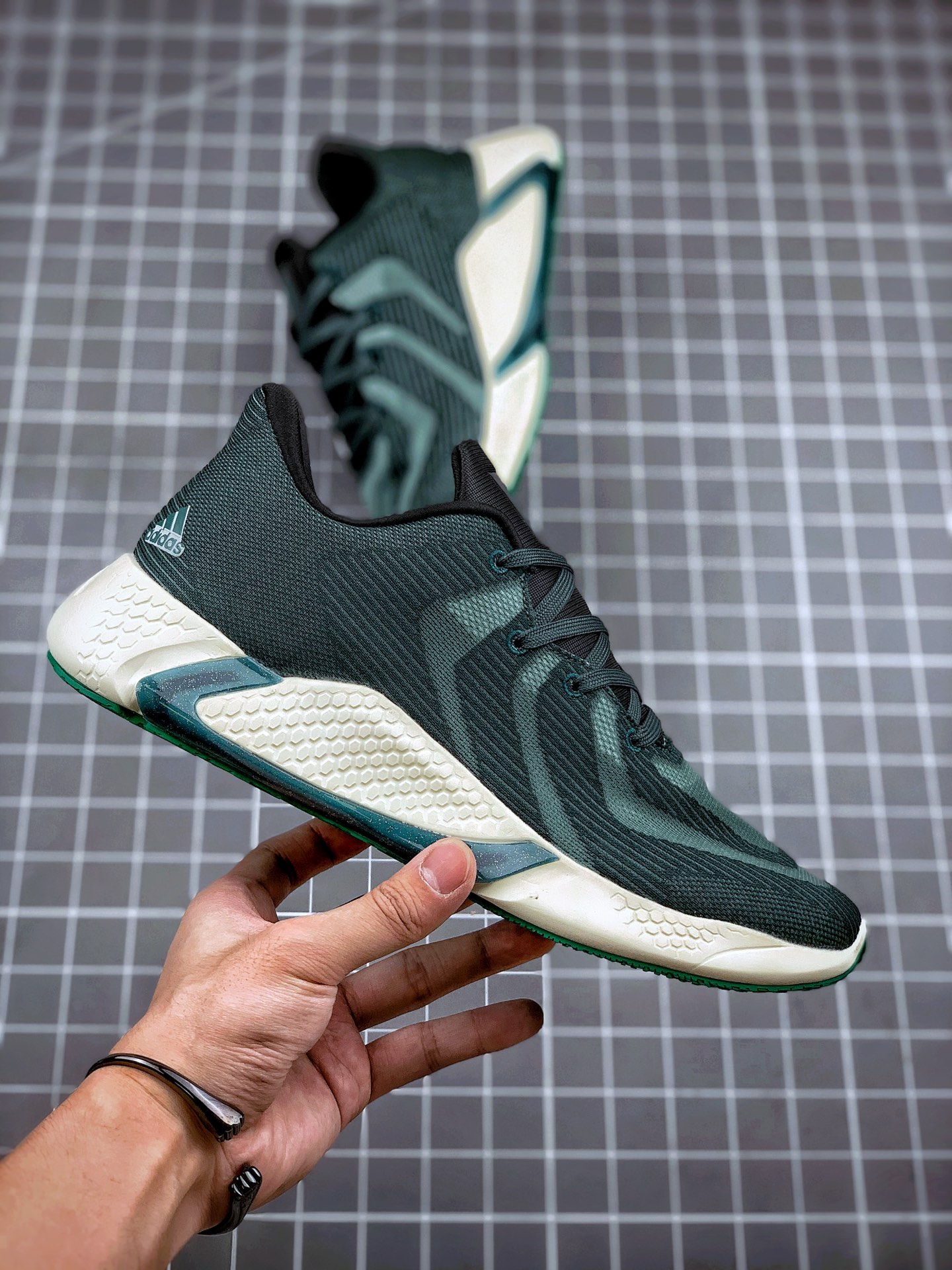 170  Adidas AlphaBounce Beyond m 阿尔法10代 冰丝面休闲跑步鞋