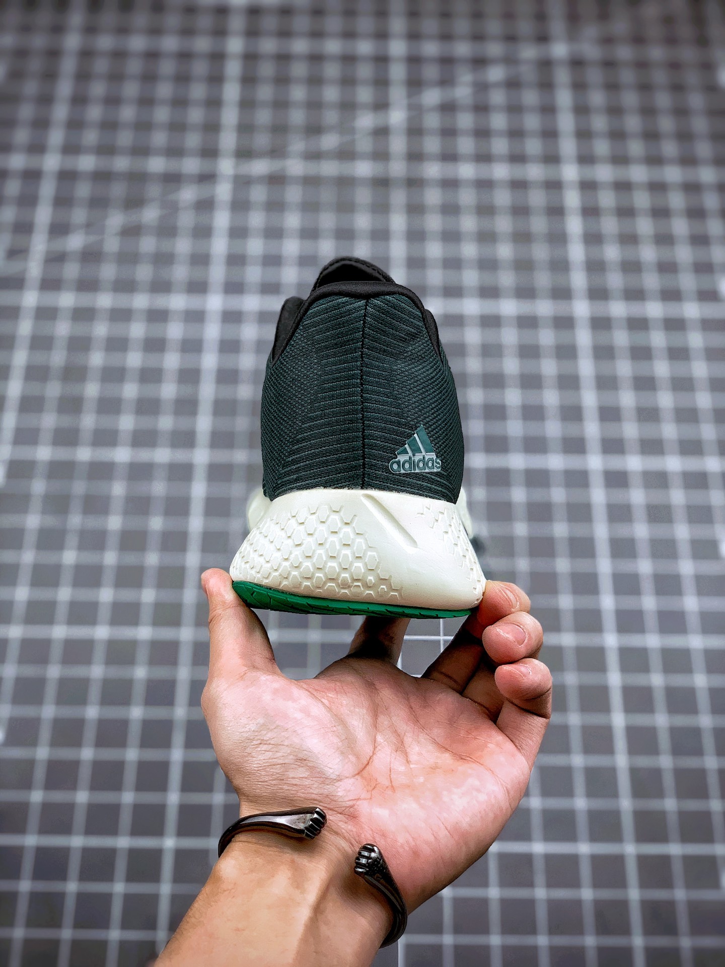 170  Adidas AlphaBounce Beyond m 阿尔法10代 冰丝面休闲跑步鞋