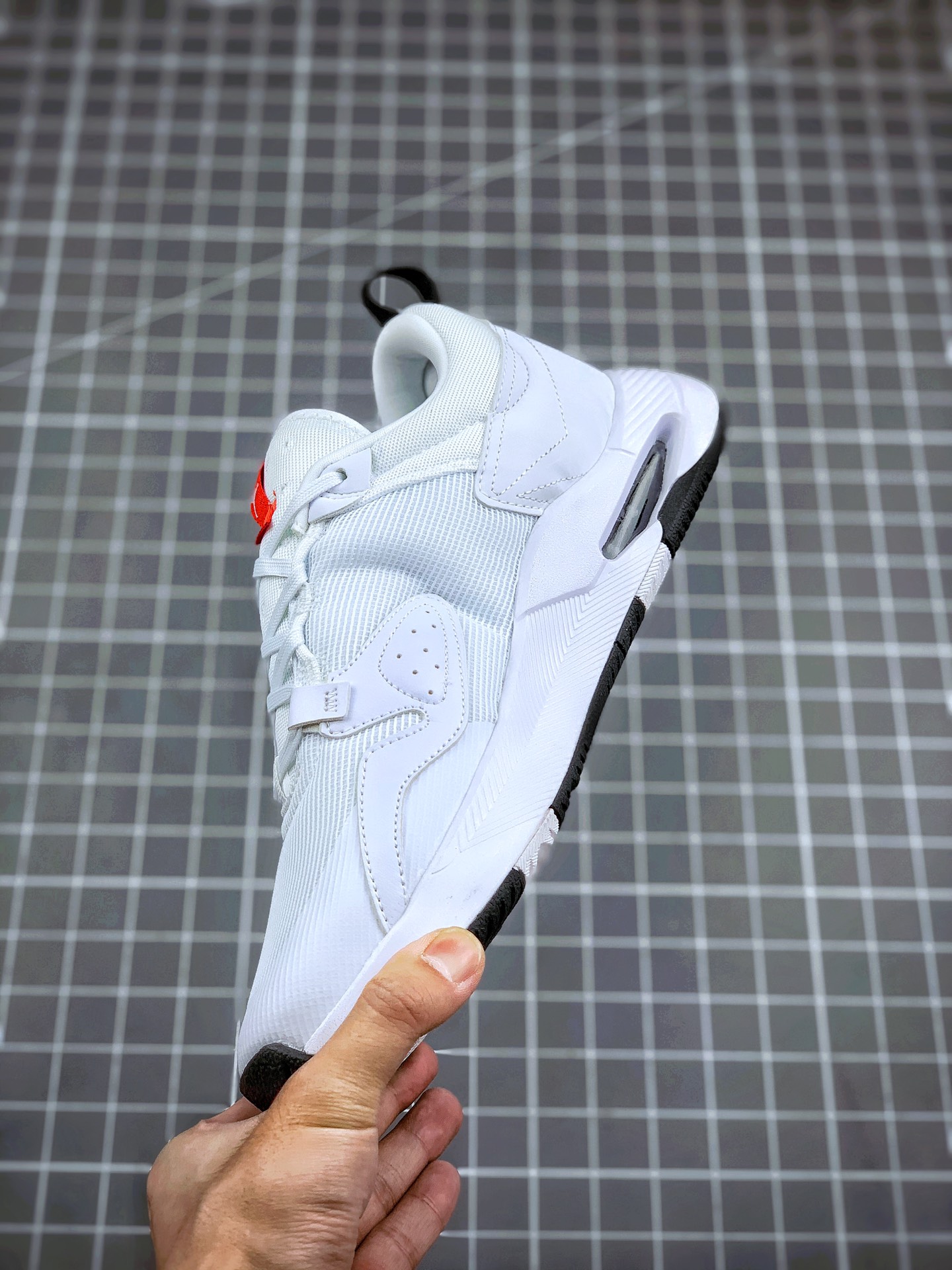 180 Nike Jordan Brand Air Cadence Air Cadence CV1761-016