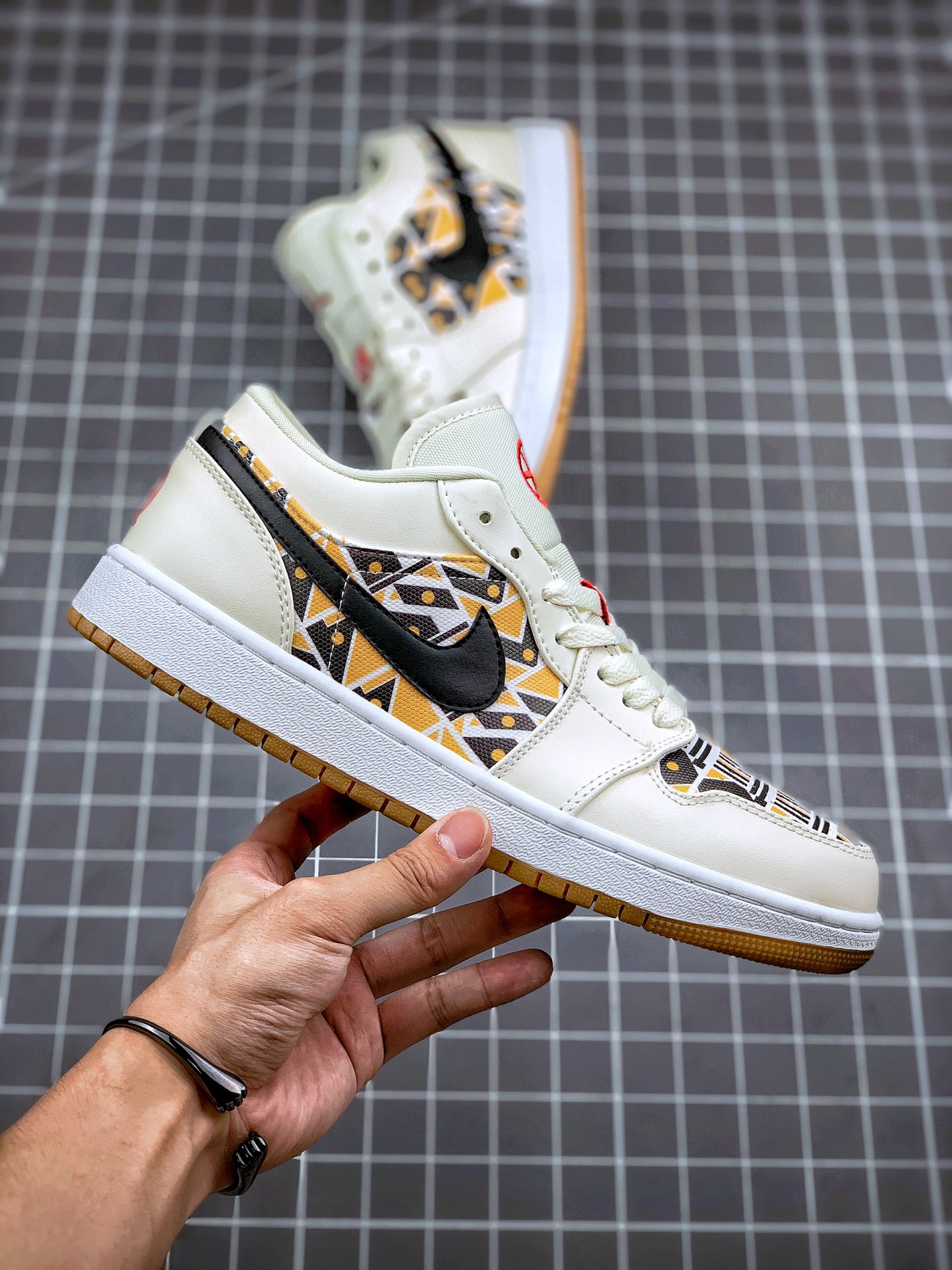 200  Air Jordan 1 Low 卡其棕 AJ1乔1低帮休闲板鞋  忠于原版 货号：CJ4152-101