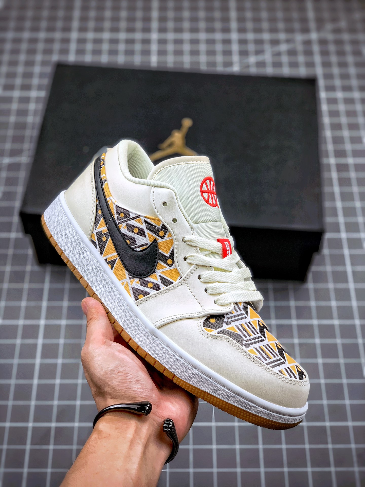 200  Air Jordan 1 Low 卡其棕 AJ1乔1低帮休闲板鞋  忠于原版 货号：CJ4152-101