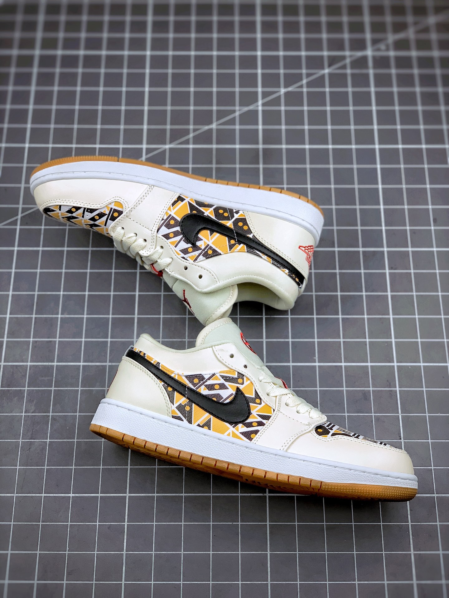 200  Air Jordan 1 Low 卡其棕 AJ1乔1低帮休闲板鞋  忠于原版 货号：CJ4152-101
