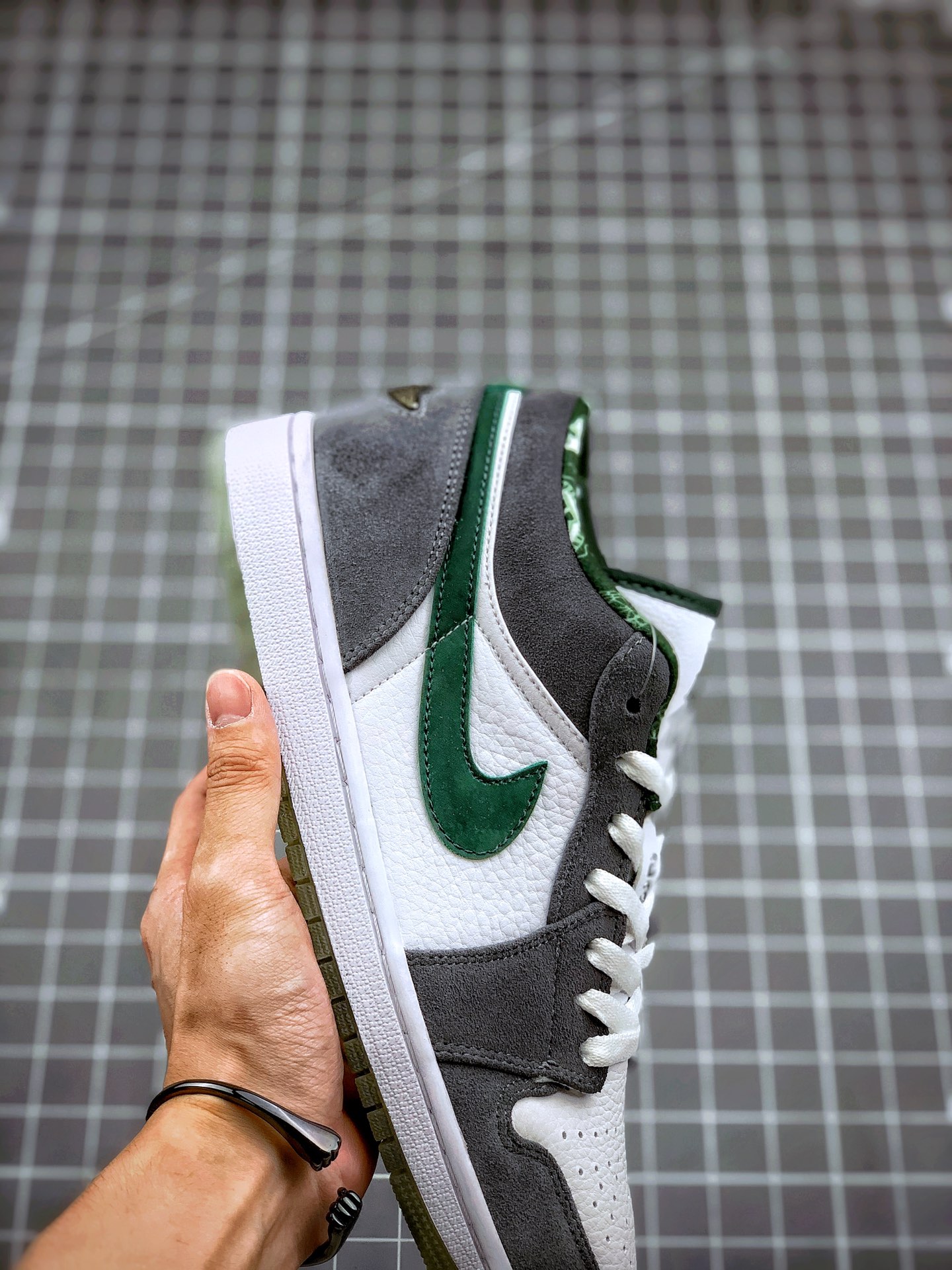 230  Air Jordan 1 Low 麂皮灰绿 AJ1乔1低帮休闲板鞋 货号：309192-131