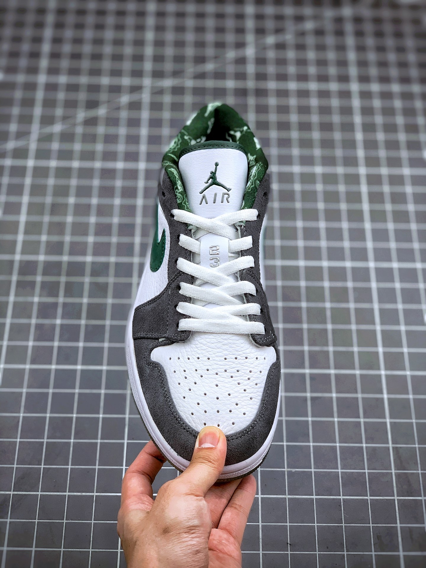 230  Air Jordan 1 Low 麂皮灰绿 AJ1乔1低帮休闲板鞋 货号：309192-131