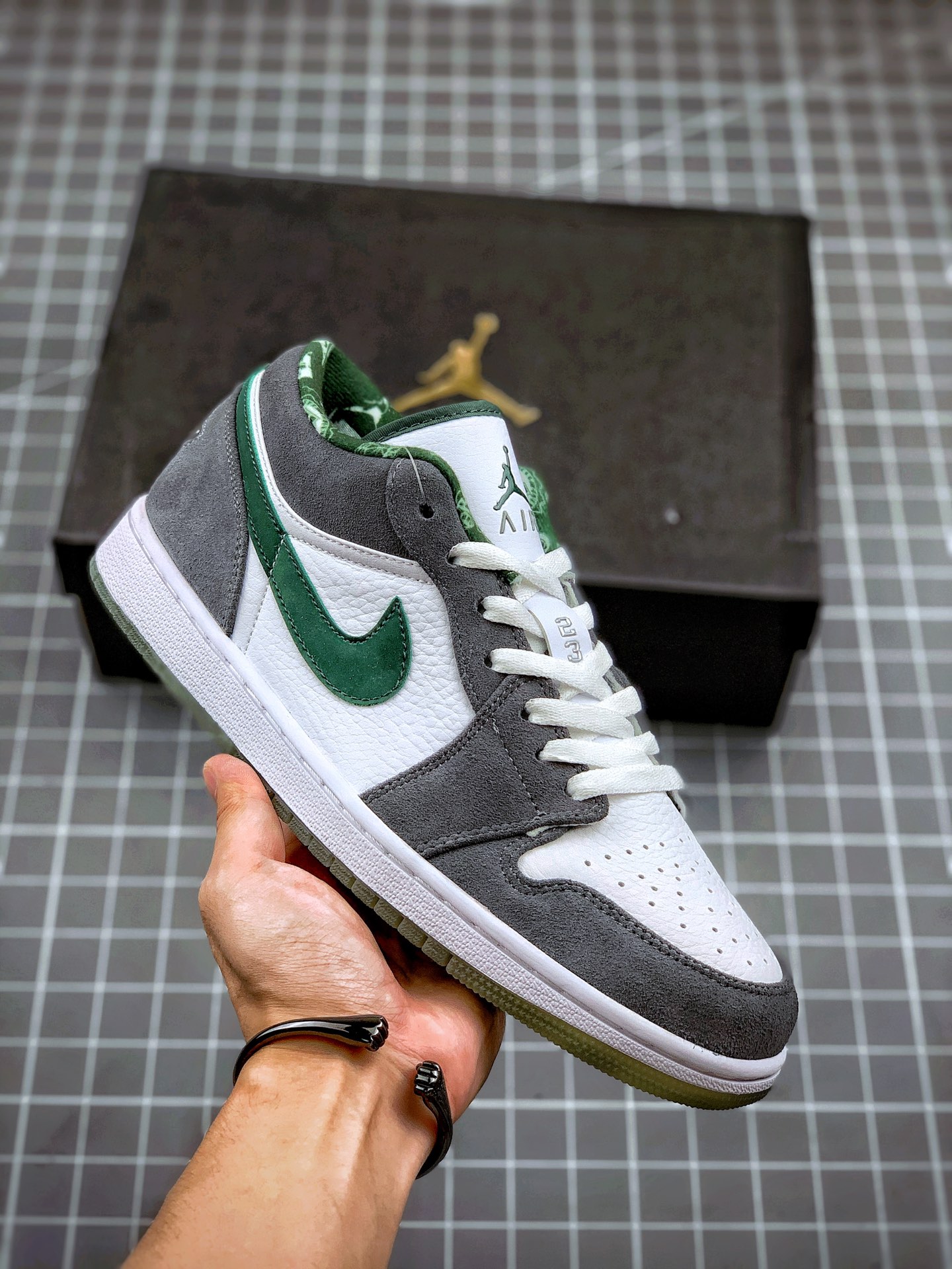 230  Air Jordan 1 Low 麂皮灰绿 AJ1乔1低帮休闲板鞋 货号：309192-131