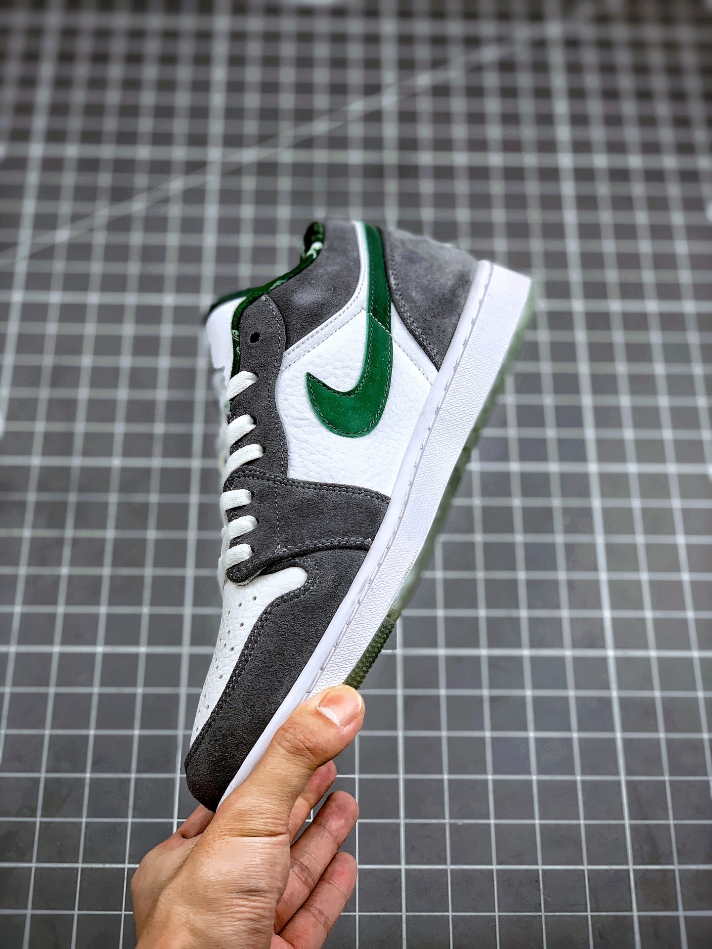 230  Air Jordan 1 Low 麂皮灰绿 AJ1乔1低帮休闲板鞋 货号：309192-131