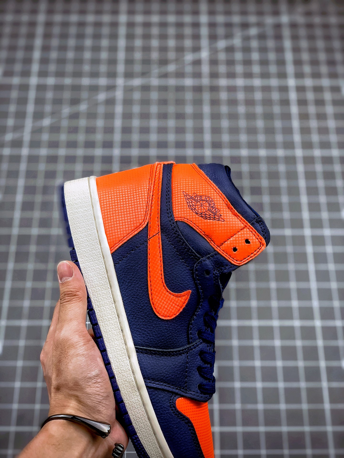 250  Air Jordan 1 Mid 尼克斯 AJ1乔1中邦休闲板鞋AH7389-408