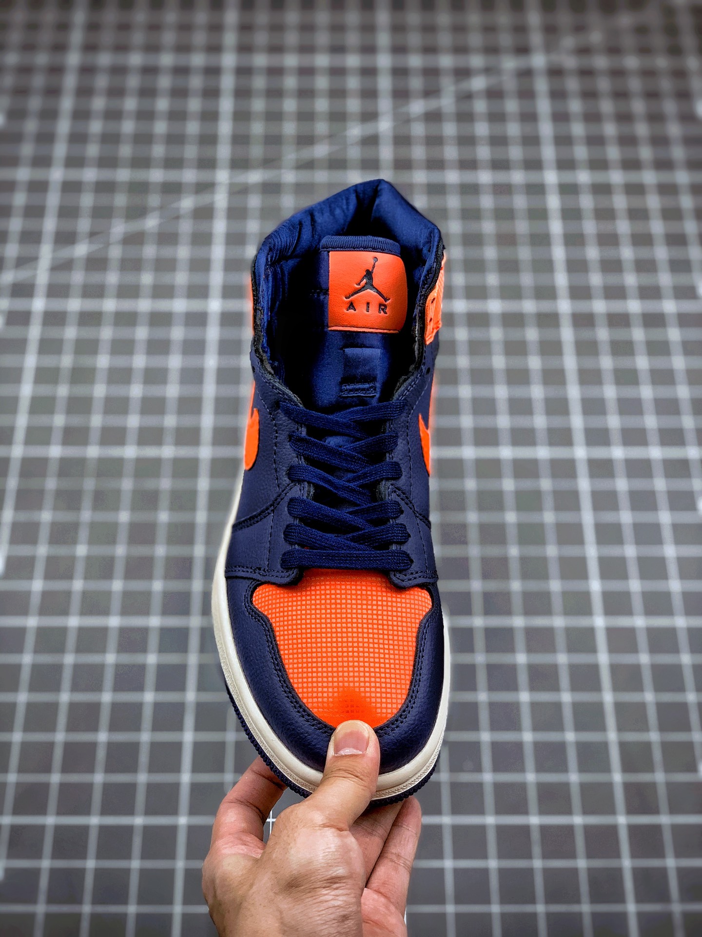 250  Air Jordan 1 Mid 尼克斯 AJ1乔1中邦休闲板鞋AH7389-408