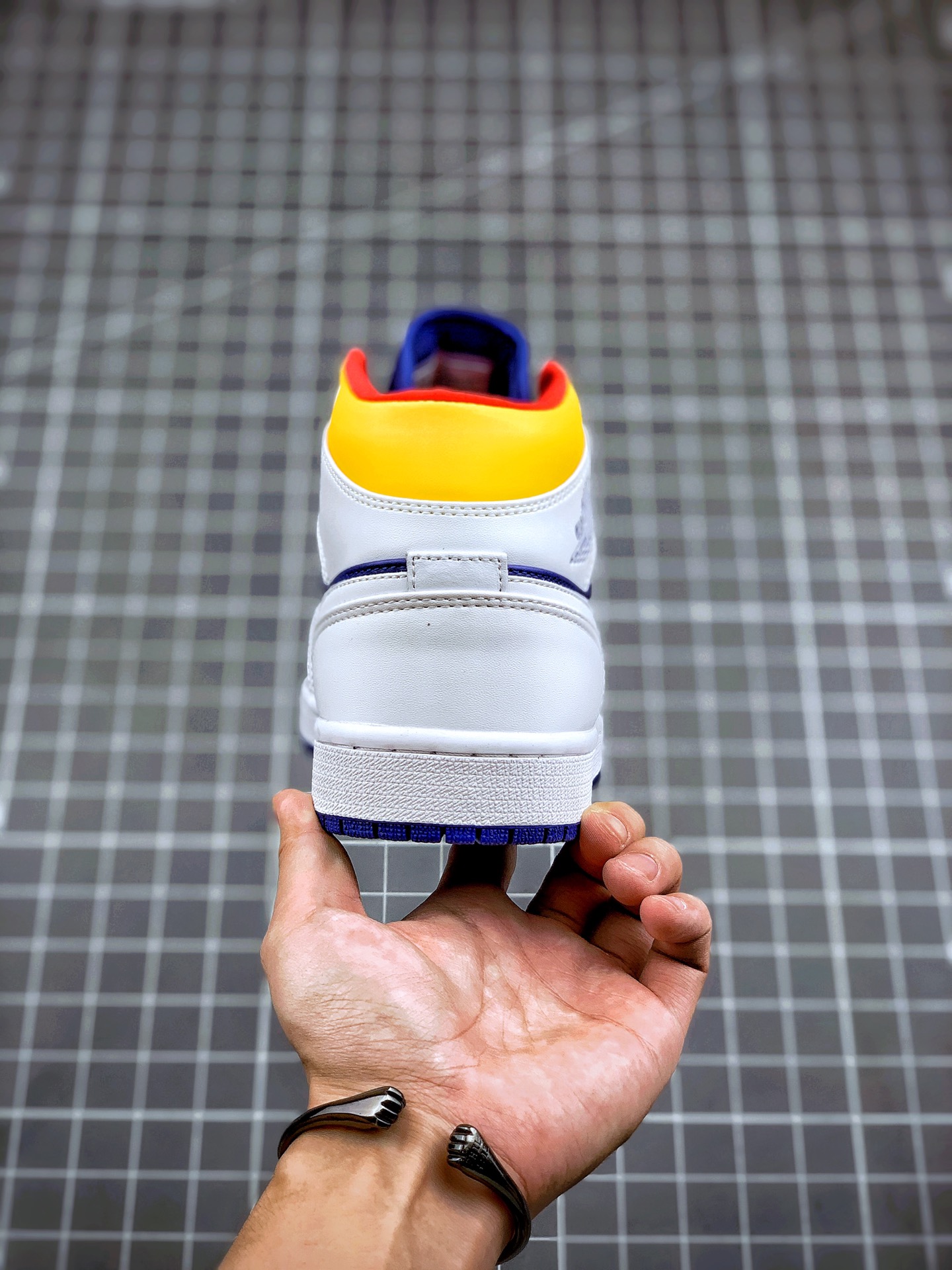 250  Air Jordan 1 Mid 白蓝黄 AJ1乔1中邦休闲板鞋 554724-131