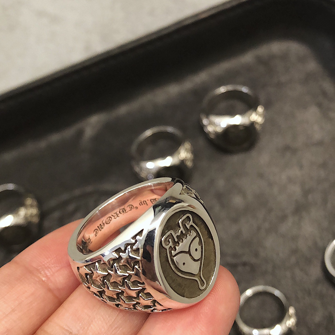 Chrome Hearts 开版 独家拍摄 （MZ）【新品上架】𝗖𝗵𝗿𝗼𝗺𝗲 𝗛𝗲𝗮𝗿𝘁𝘀 克罗心 星星印花戒指