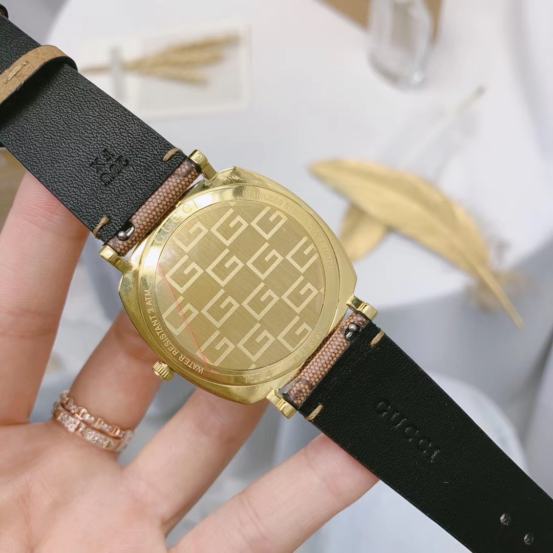 Gucci 古驰米老鼠大号38mm，小号35mm
