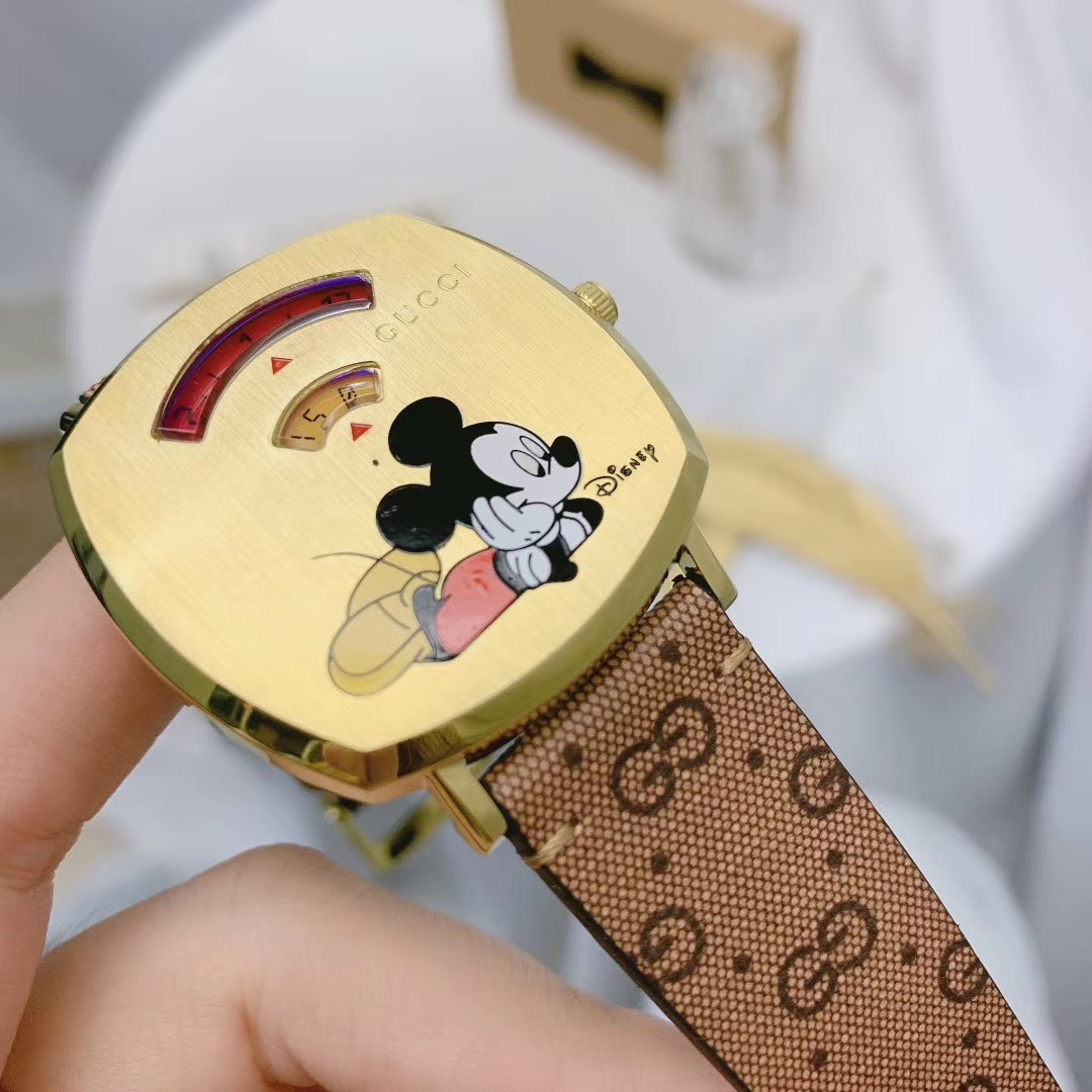 Gucci 古驰米老鼠大号38mm，小号35mm