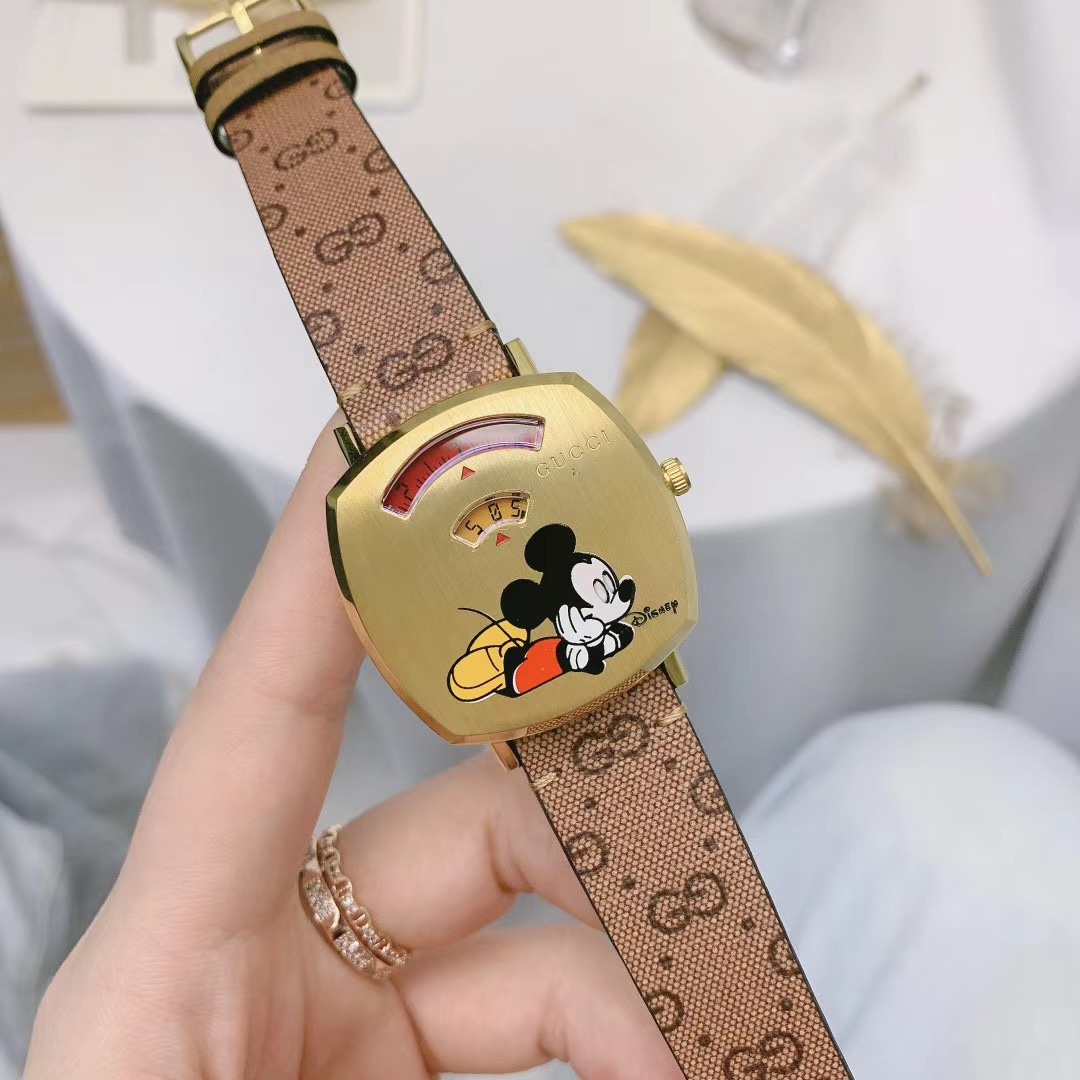 Gucci 古驰米老鼠大号38mm，小号35mm