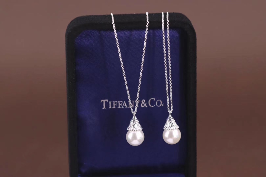 Tiffany & Co. Tiff…白色珍珠纯银锁骨项链
