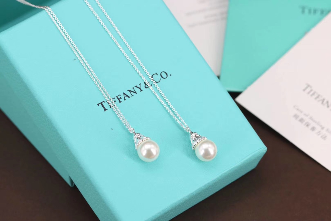 Tiffany & Co. Tiff…白色珍珠纯银锁骨项链