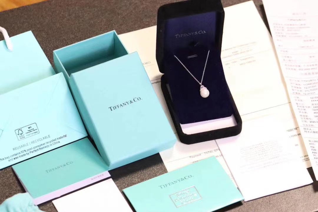 Tiffany & Co. Tiff…白色珍珠纯银锁骨项链