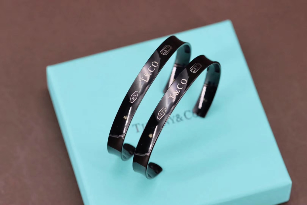 Tiffany & Co. 宽版 窄版 Tiffany 1837黑色钛金情侣手镯
