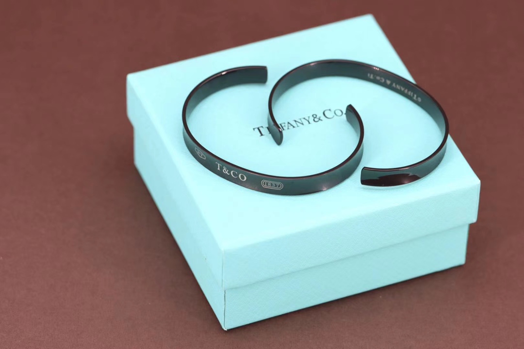 Tiffany & Co. 宽版 窄版 Tiffany 1837黑色钛金情侣手镯