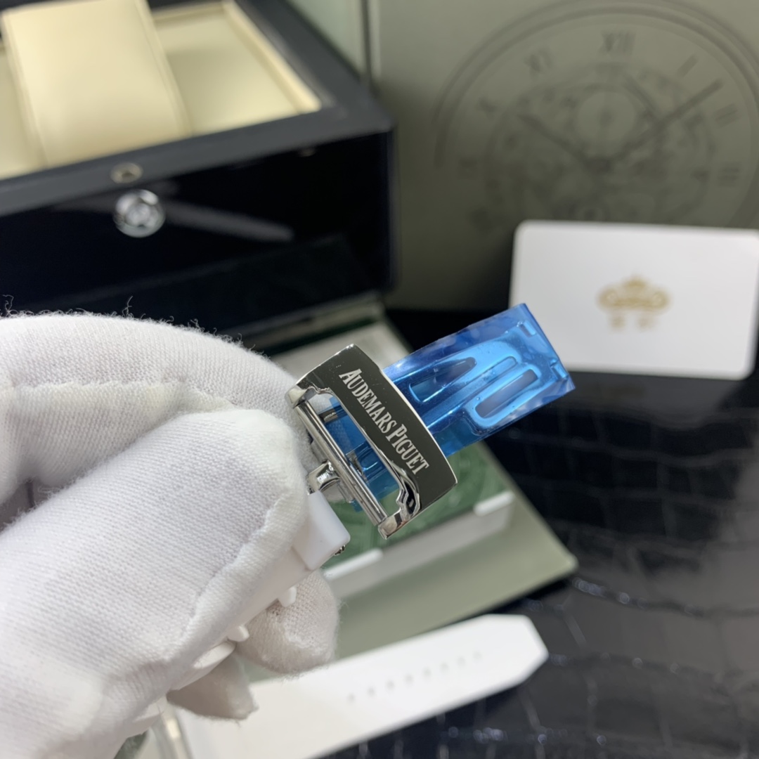 Audemars Piguet 皇家 爱彼皇家橡树系列女款镶钻