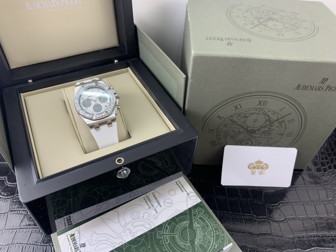Audemars Piguet 皇家 爱彼皇家橡树系列女款镶钻