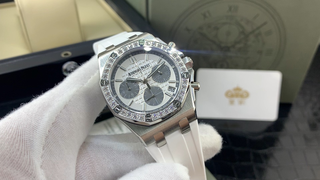 Audemars Piguet 皇家 爱彼皇家橡树系列女款镶钻视频欣赏