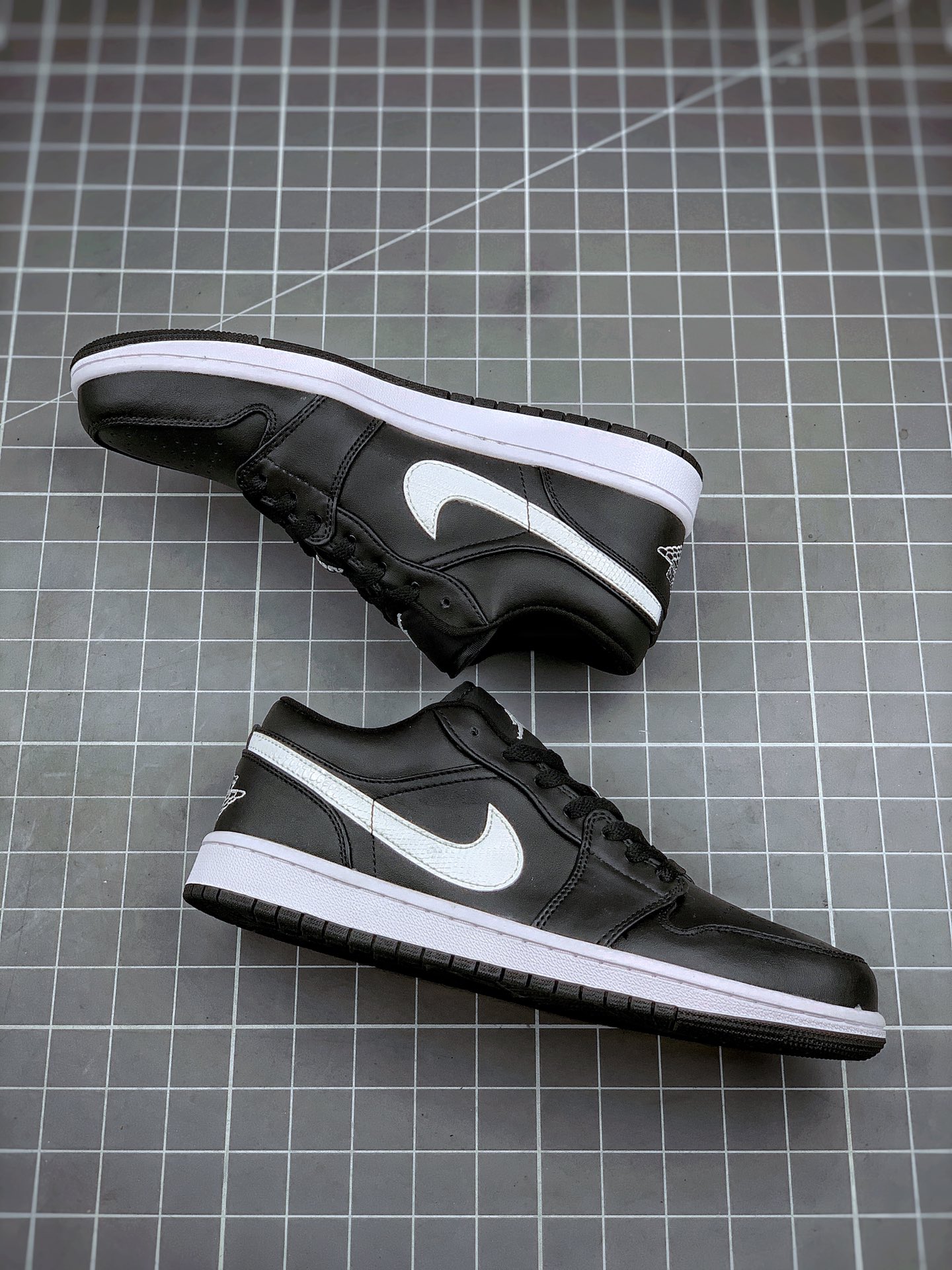 200Air Jordan 1 Low 经典黑白 AJ1乔1低帮休闲板鞋 同步官方配色 AO9944-001