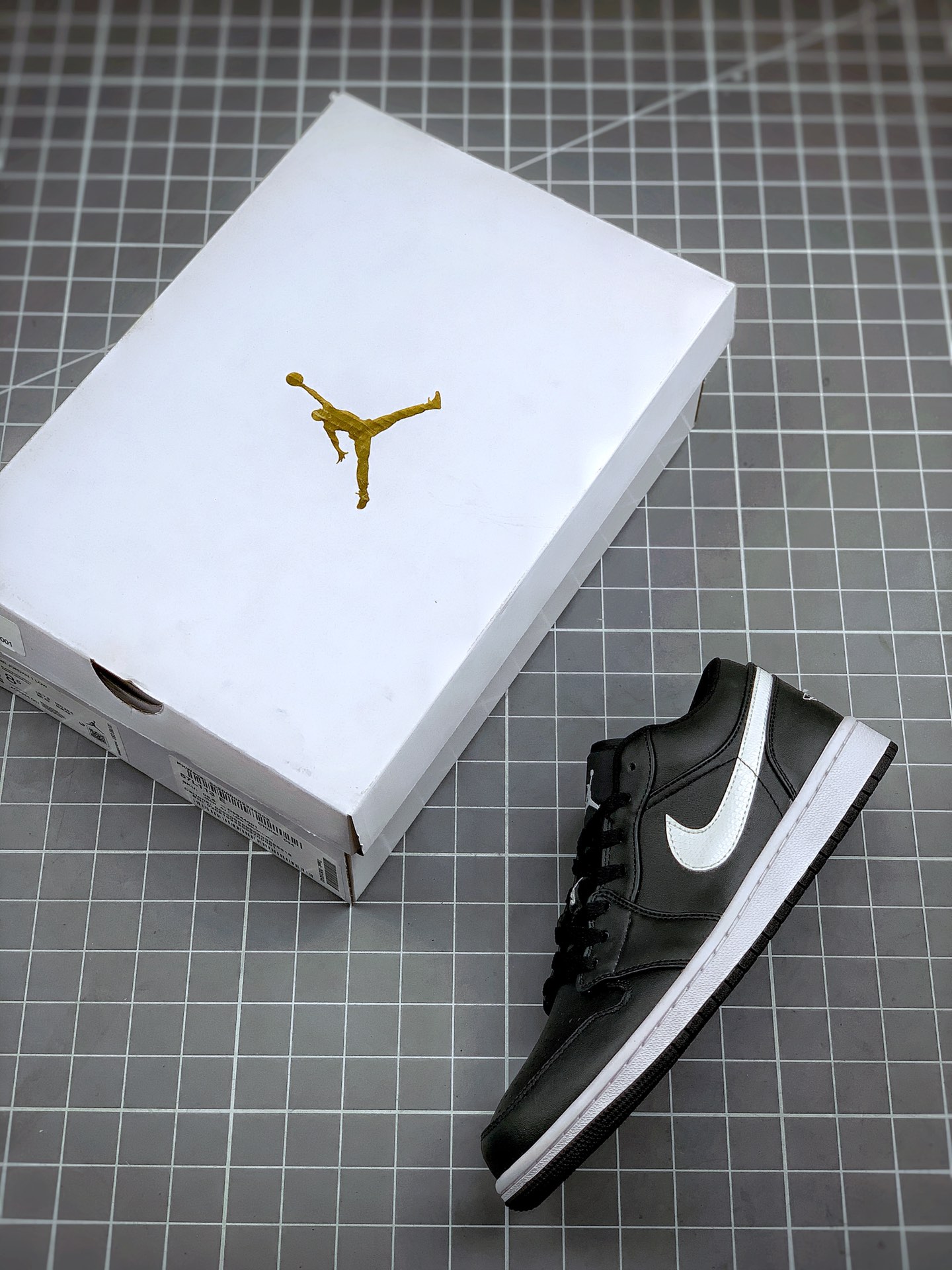 200Air Jordan 1 Low 经典黑白 AJ1乔1低帮休闲板鞋 同步官方配色 AO9944-001