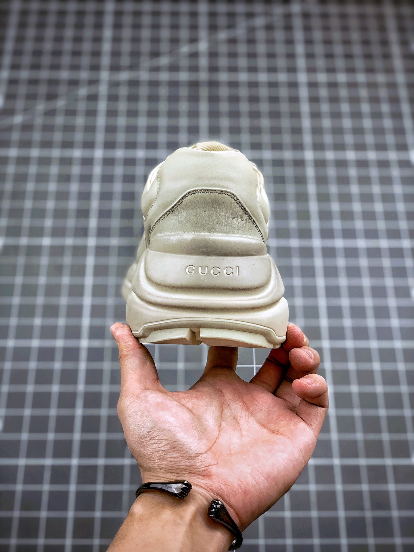 560 市售最强代购版本  全网首发 Gucci Rhyton Vintage Trainer Sneaker  古驰老爹5D皮革角状复古慢跑鞋