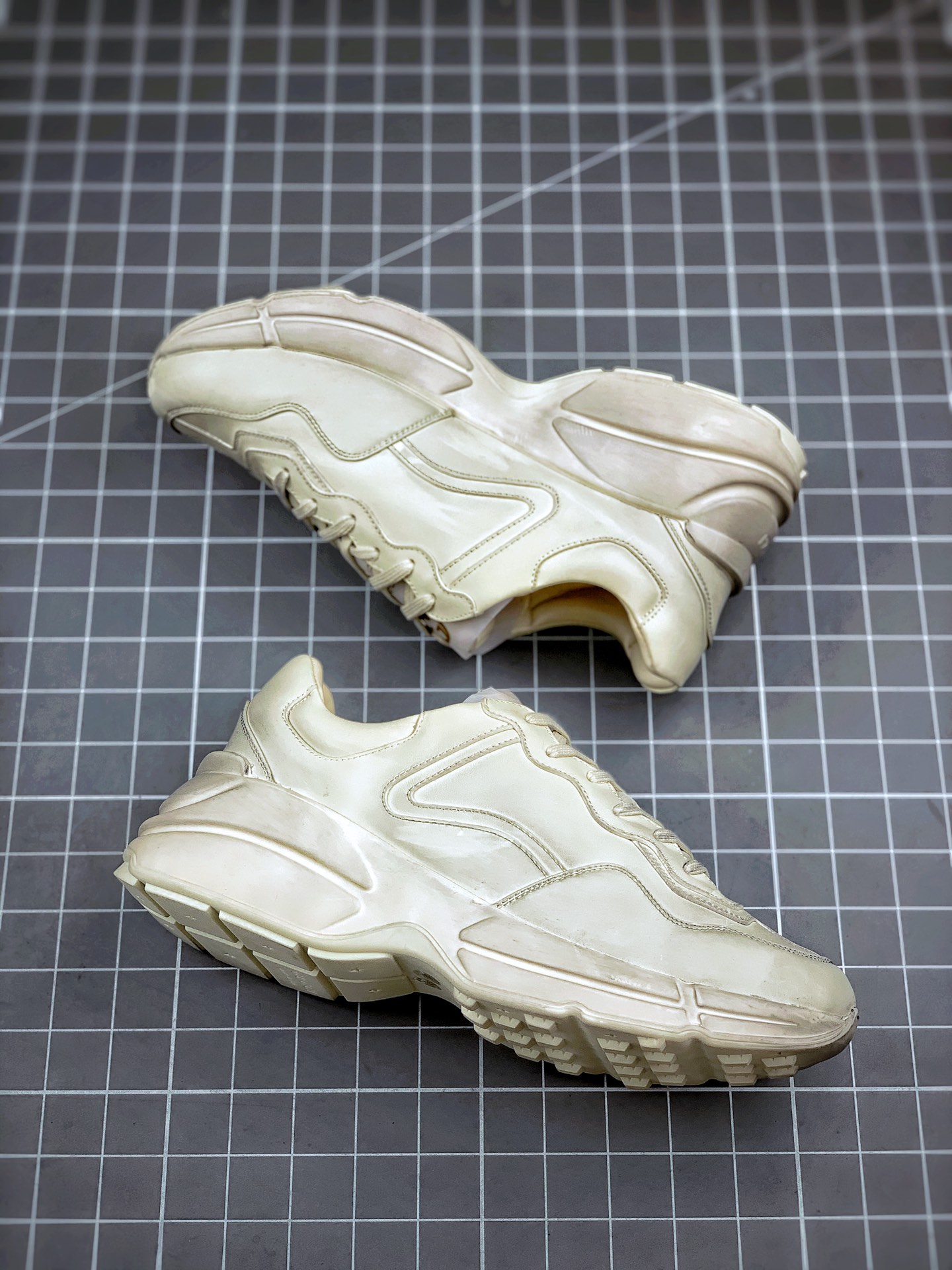 560 市售最强代购版本  全网首发 Gucci Rhyton Vintage Trainer Sneaker  古驰老爹5D皮革角状复古慢跑鞋