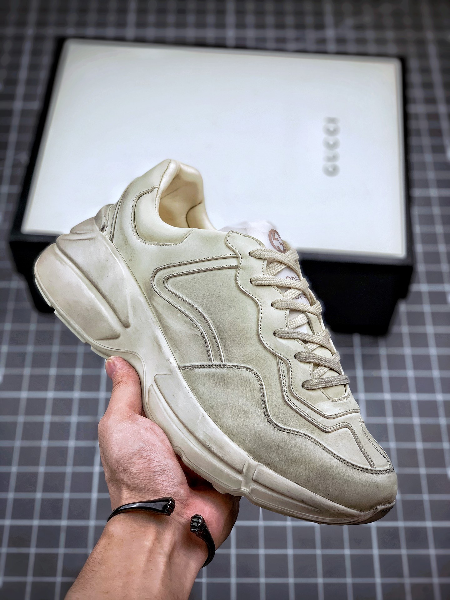 560 市售最强代购版本  全网首发 Gucci Rhyton Vintage Trainer Sneaker  古驰老爹5D皮革角状复古慢跑鞋