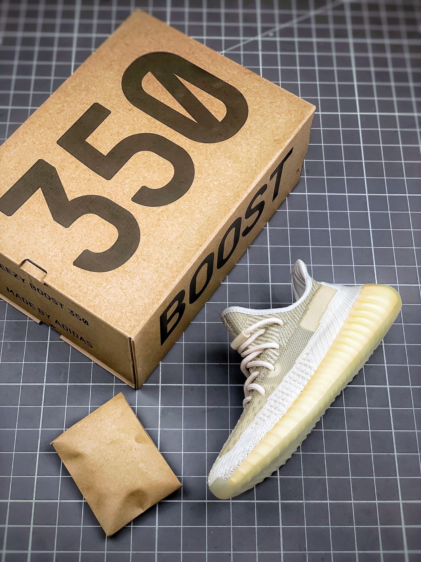200 Yeezy 350V2 ”Abez” 氧化天使