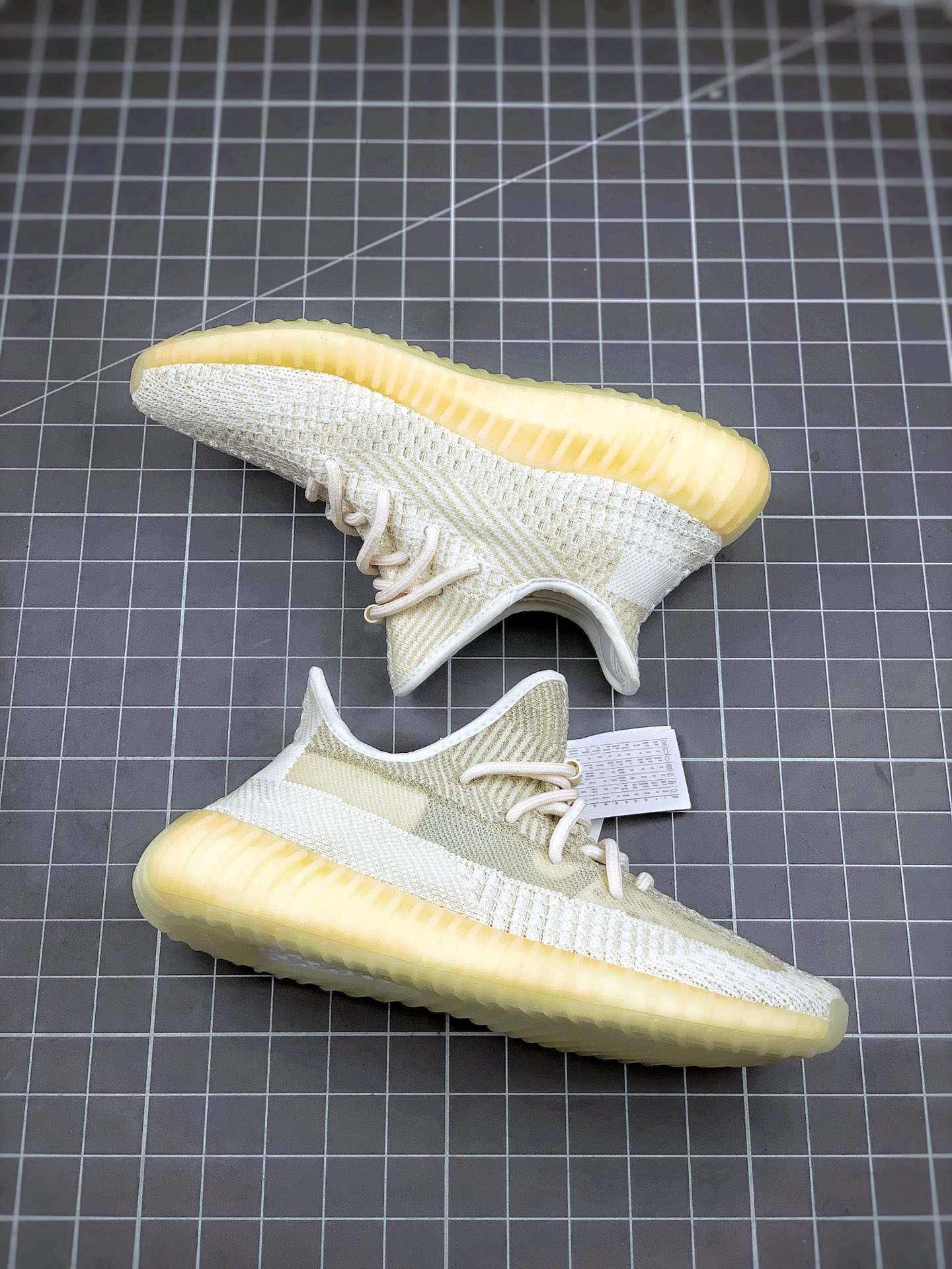 200 Yeezy 350V2 ”Abez” 氧化天使