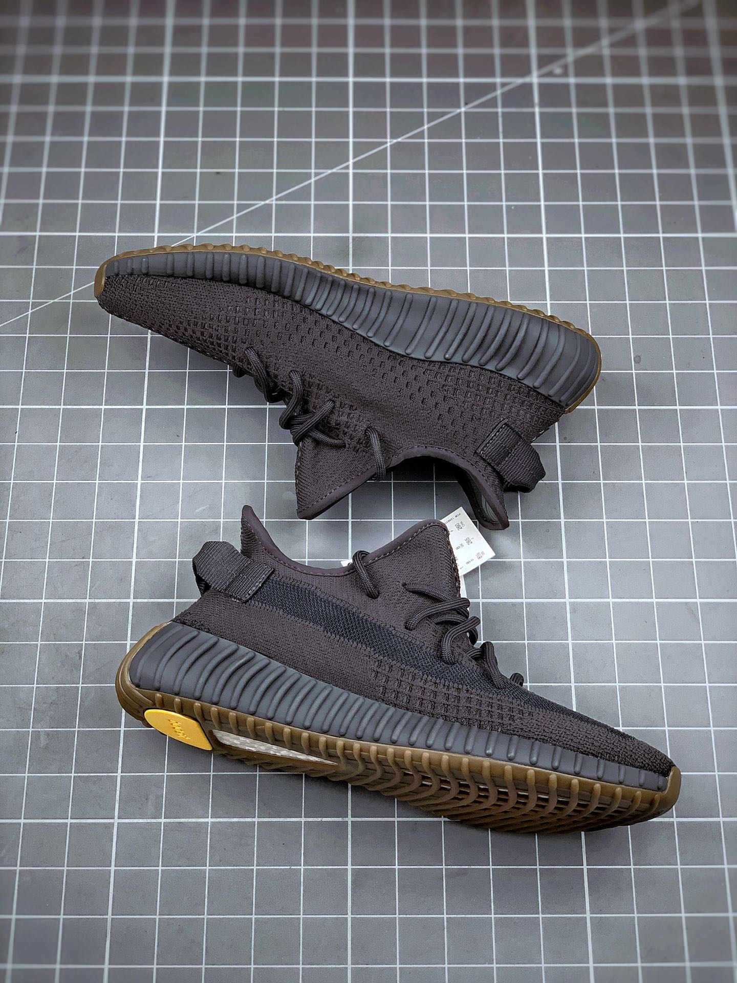 200 AD Yeezy 350V2”Cinder”黑生胶 外贸 客户指定订单 东