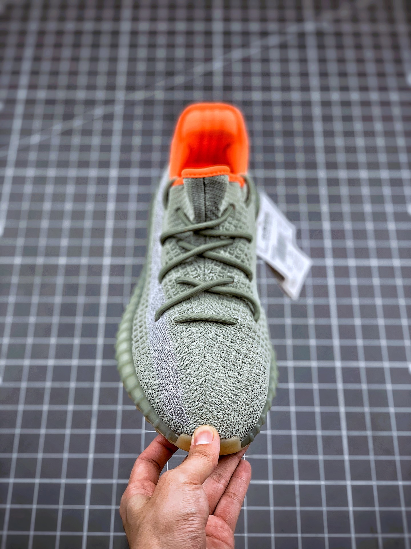 200 Adidas Yeezy 350 Boost V2  “Desert Sage” 3M灰橙 侧透满天星