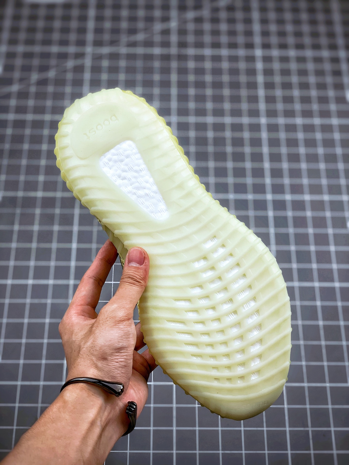 200 Yeezy 350V2 ”Marsh”黄侧透满天星 外贸客户指定订单