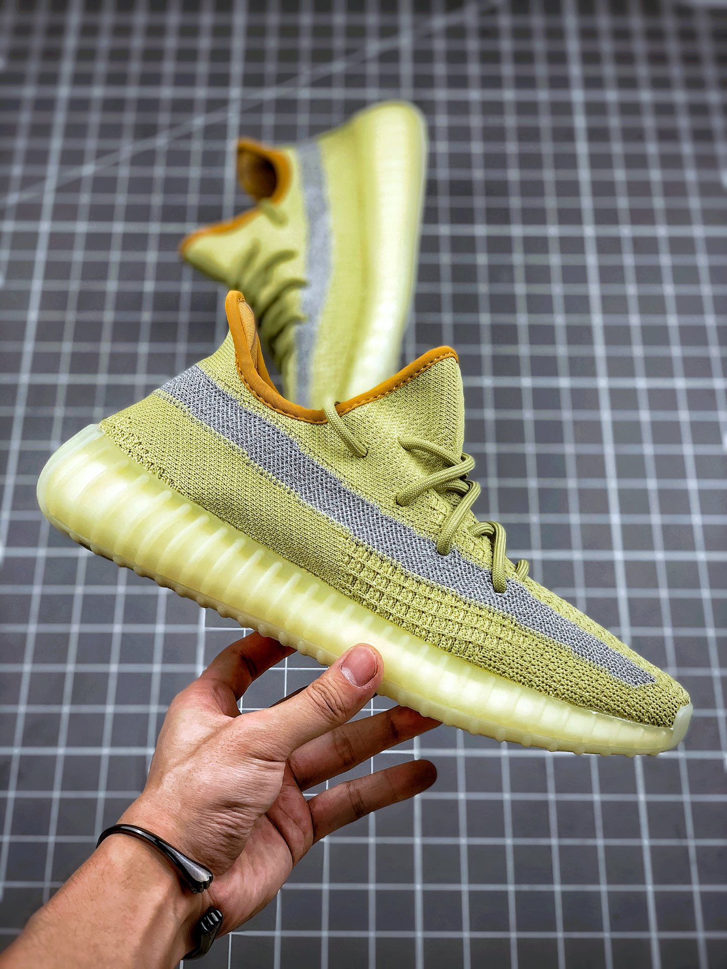 200 Yeezy 350V2 ”Marsh”黄侧透满天星 外贸客户指定订单