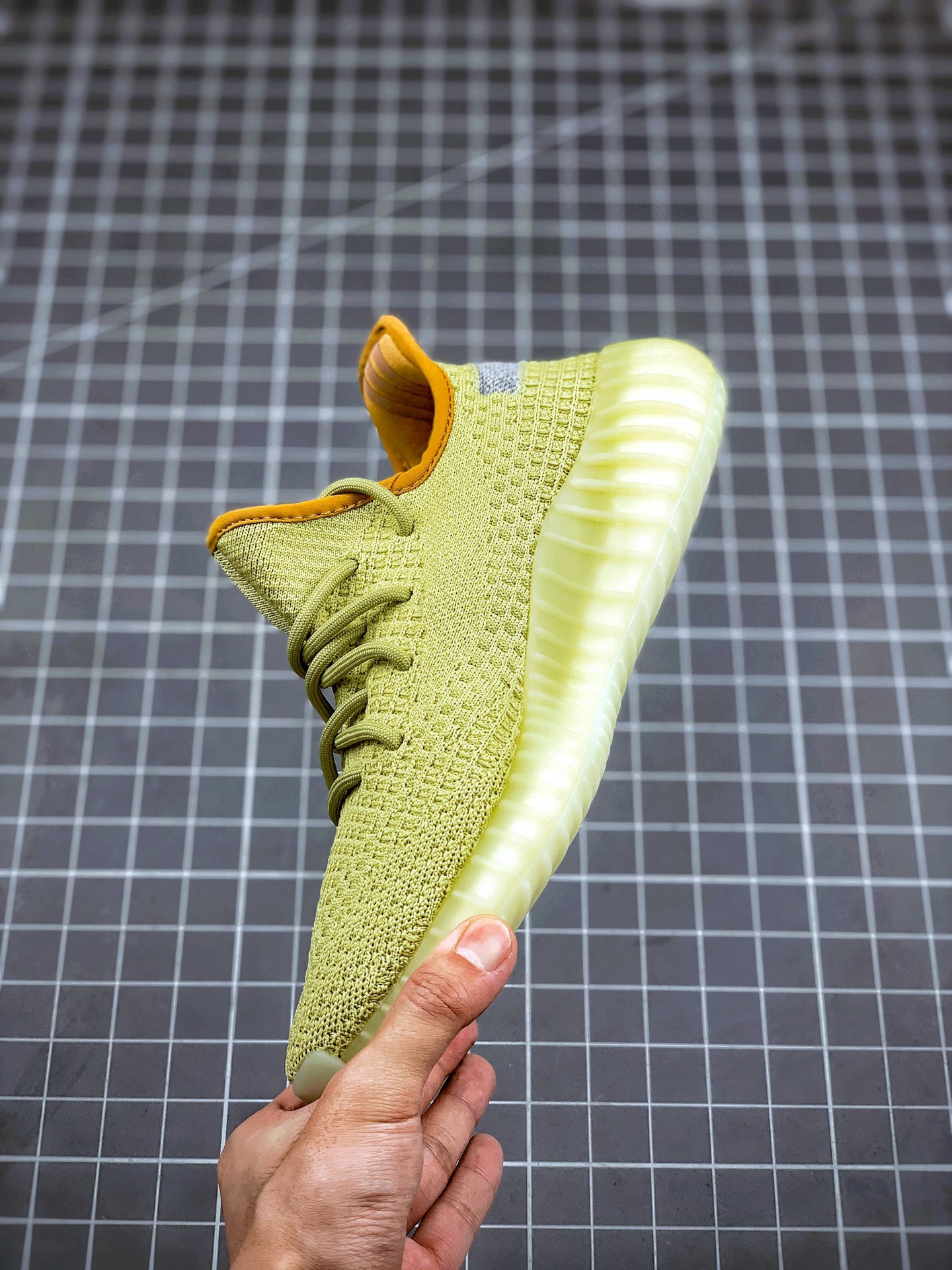 200 Yeezy 350V2 ”Marsh”黄侧透满天星 外贸客户指定订单