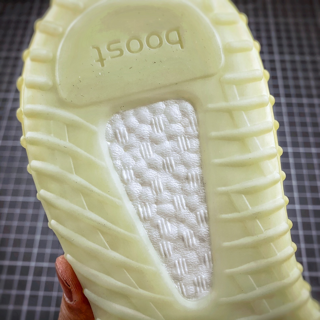 200 Yeezy 350V2 ”Marsh”黄侧透满天星 外贸客户指定订单