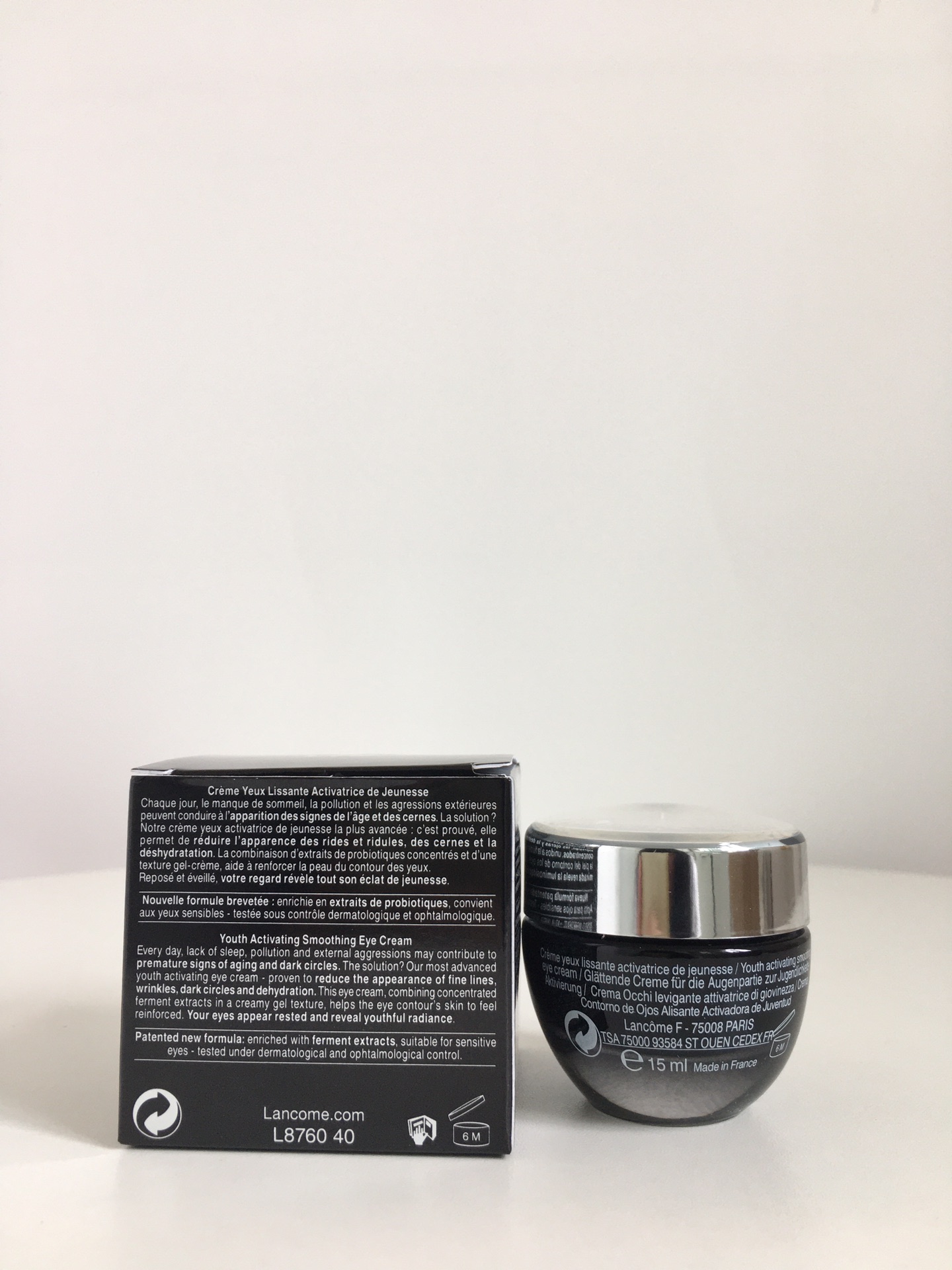 💰 56 兰蔻小黑瓶眼霜15ml ，绝对是兰蔻家的明星产品，口碑这么好肯定是每个顾客点赞的产品👍抗老眼霜，无限回购的一款，坚持使用，眼周肌肤明显回复年轻。嫩肌活肤科技首次为眼周轮廓度身订造，能针对性改善浮肿、细纹及黑眼圈，淡化细纹，鱼尾纹，紧致轮廓，减退衰老。